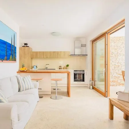 Fora Hvar * Χβαρ