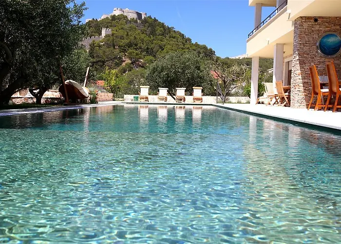 Fora Hvar Апартаменти *