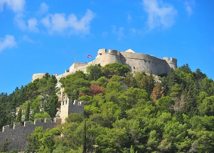 Fora Hvar Апартаменти Хвар