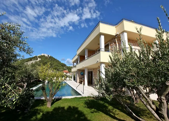 Апартаменти Fora Hvar *