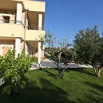 Апартаменти Fora Hvar *